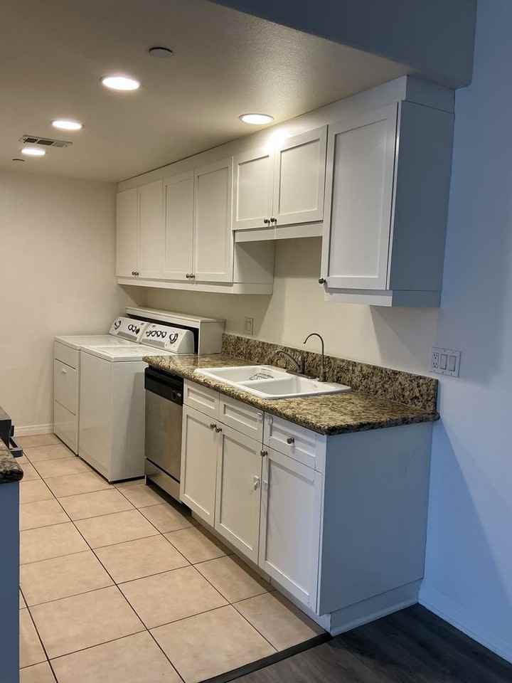 17230 Newhope St - Photo 5 of 16