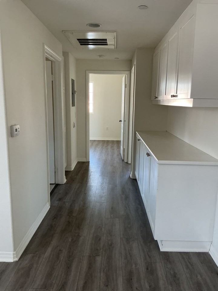 17230 Newhope St - Photo 7 of 16