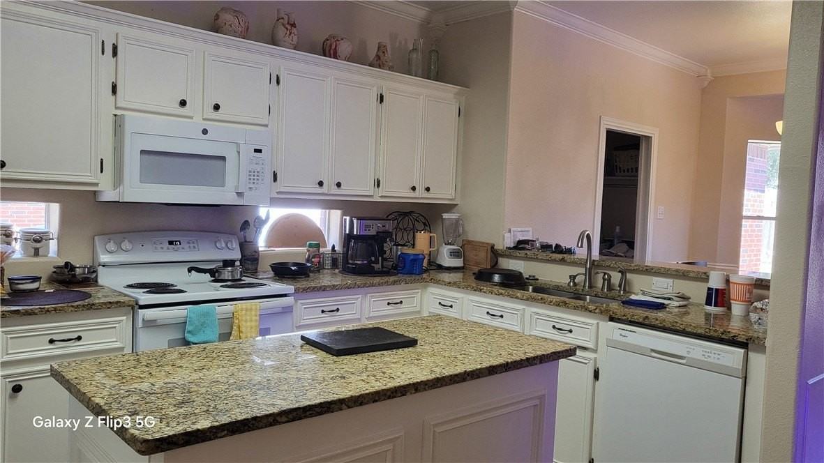 5018 Queen's Court - Photo 7 of 26