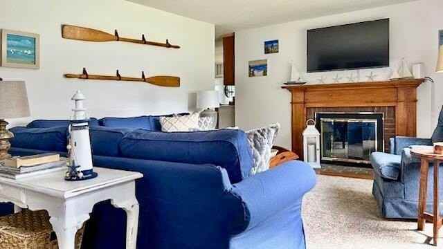 6 Lauries Ln - Photo 3 of 16