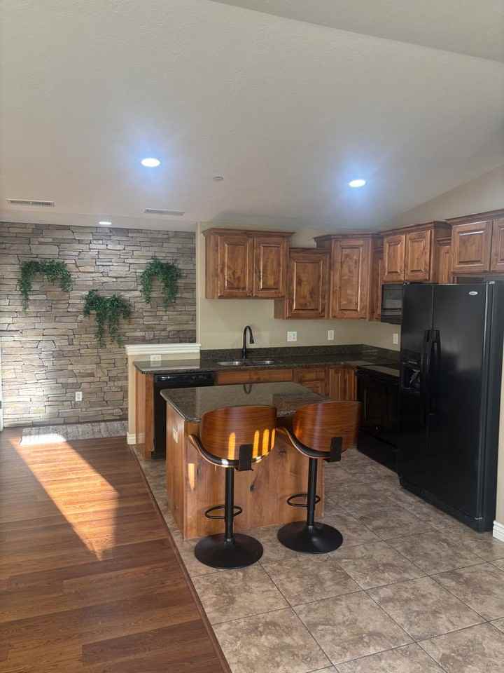 905 Main Street #J - Photo 2 of 16