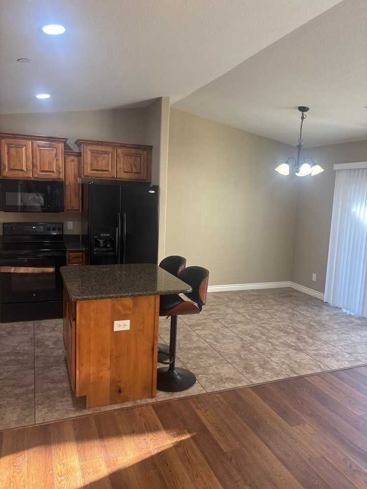 905 Main Street #J - Photo 3 of 16