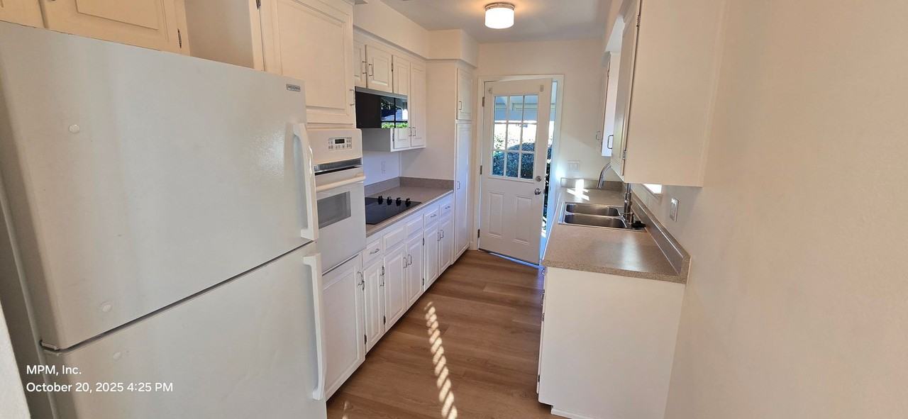 808 Vine St - Photo 5 of 15