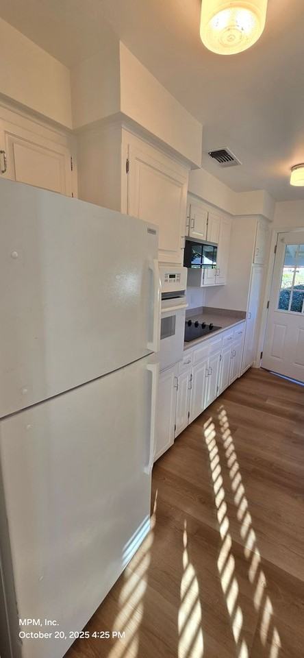 808 Vine St - Photo 7 of 15