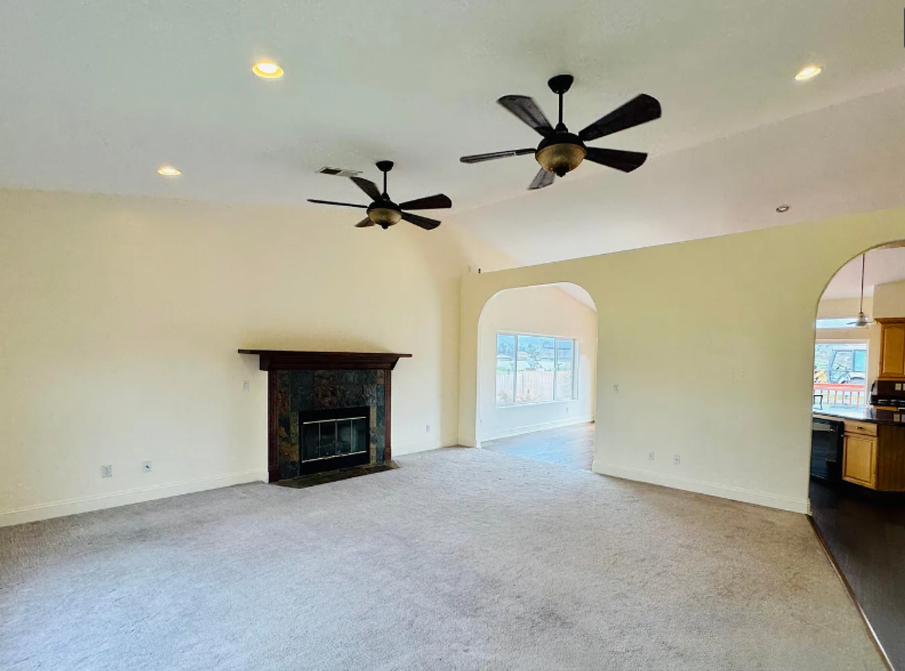 16545 Wardlaw Drive - Photo 3 of 22