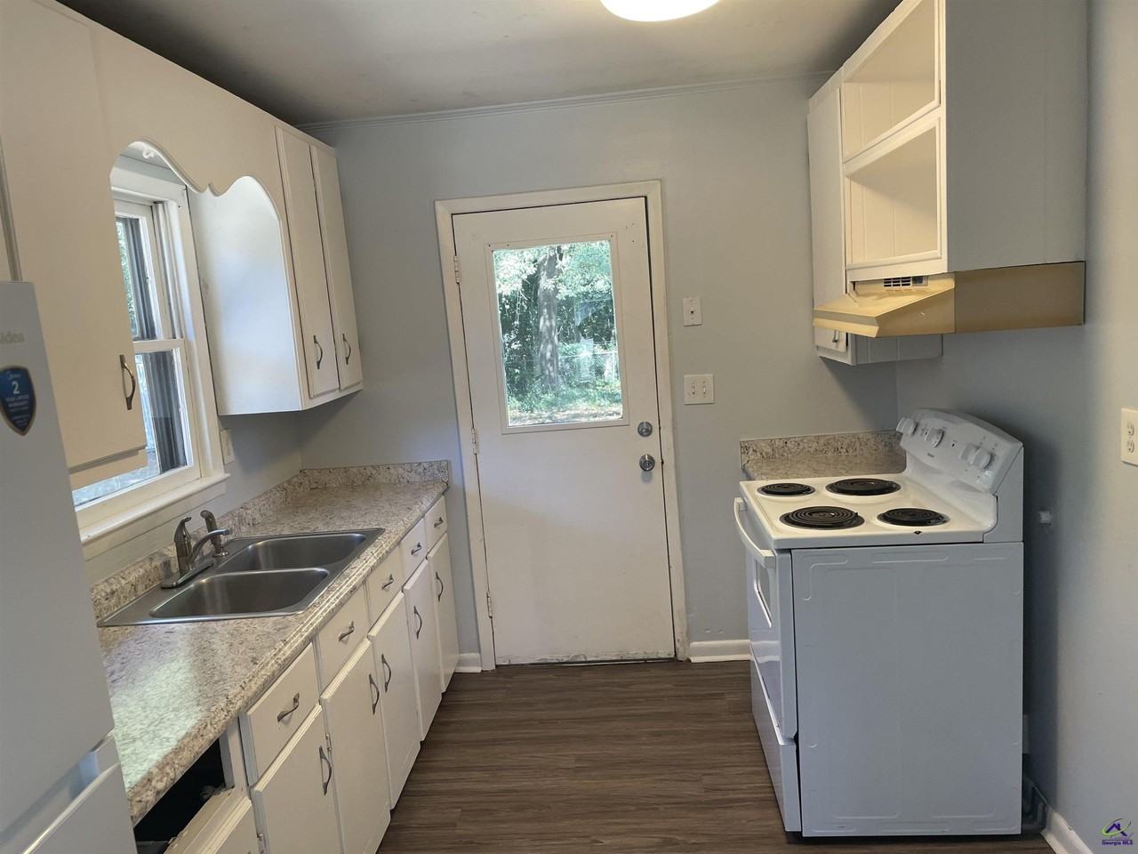 805 Crestwood Ter - Photo 3 of 8