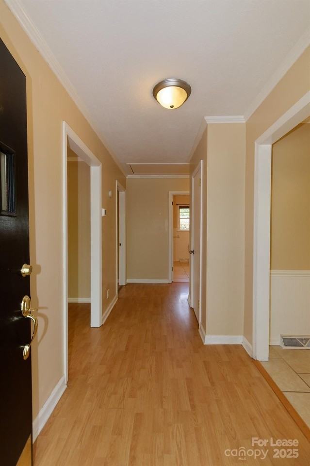 416 W Pine St - Photo 2 of 33