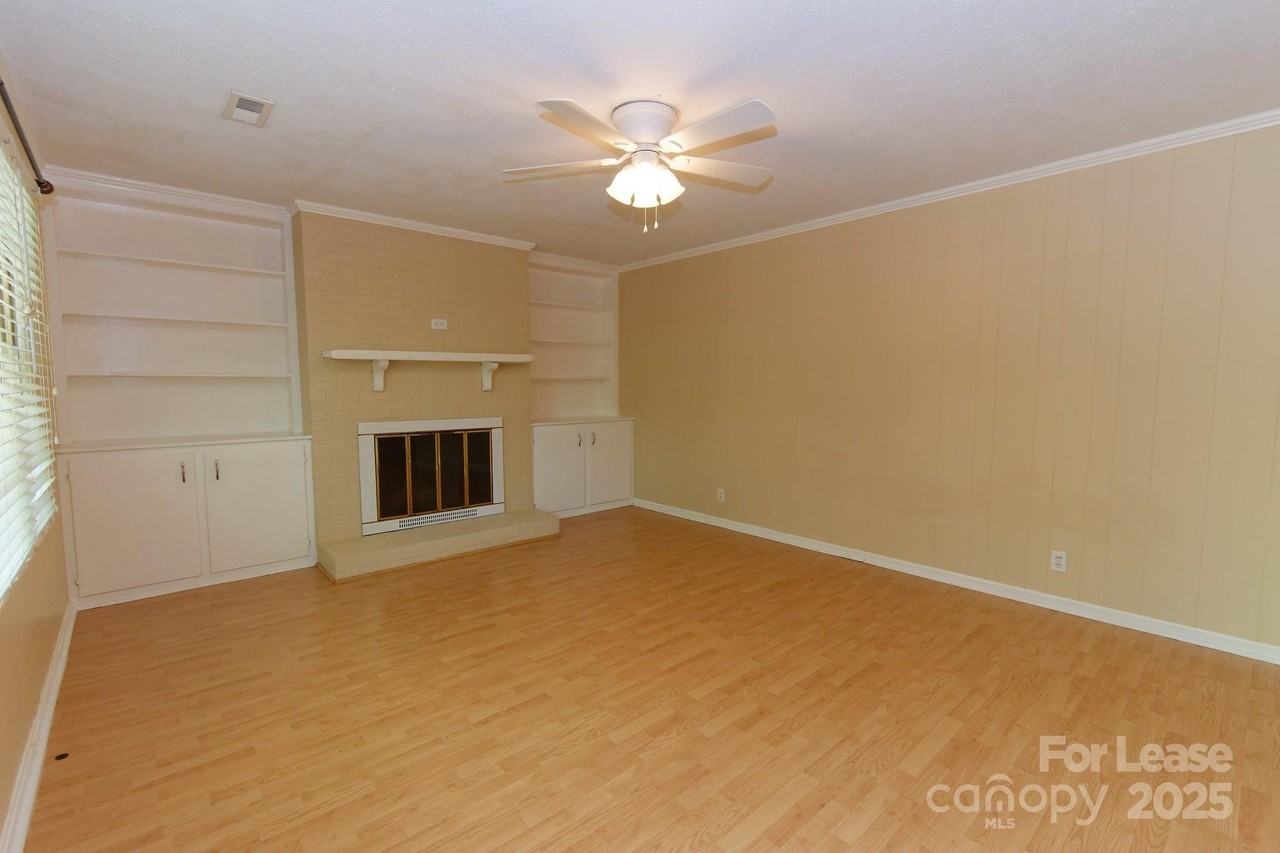 416 W Pine St - Photo 3 of 33