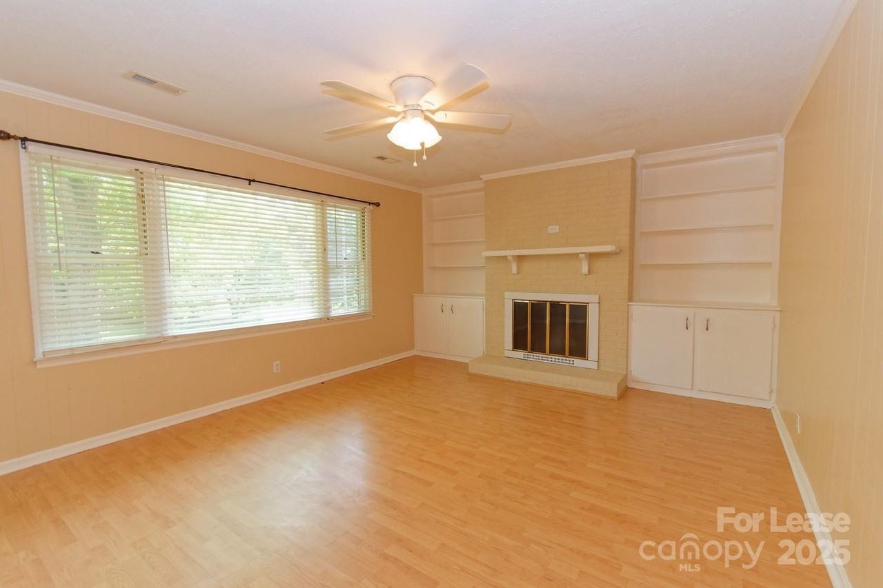 416 W Pine St - Photo 7 of 33