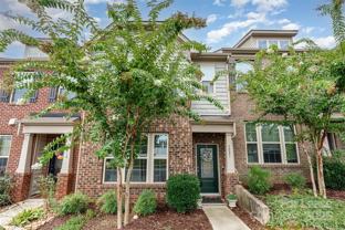 3021 Honeylocust Ln - Photo 1 of 1