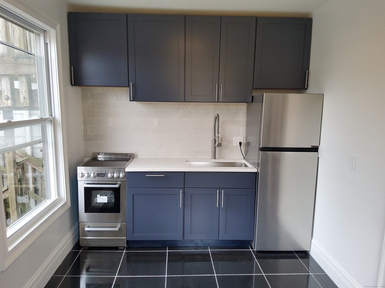 347 Alden Ave #3 - Photo 7 of 9