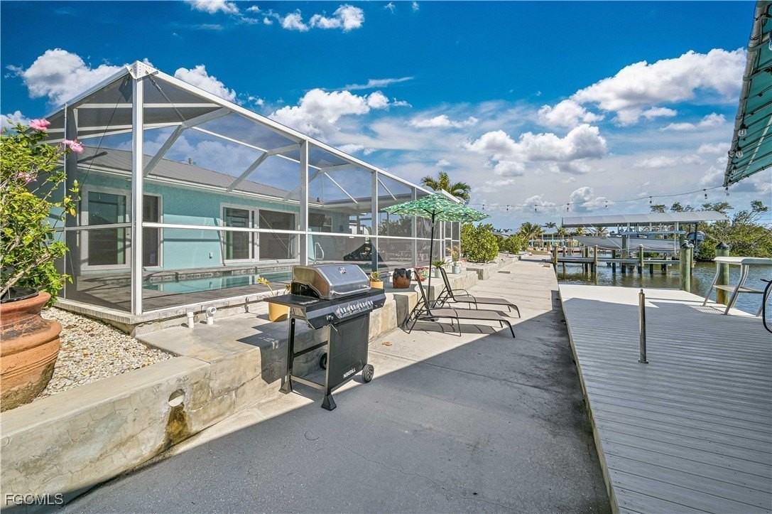 2868 Sanibel Blvd - Photo 2 of 30