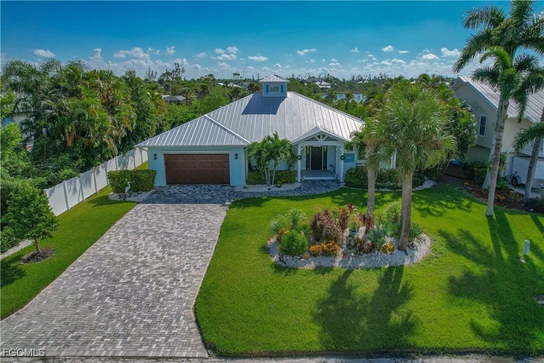 14390 Tamarac Dr - Photo 5 of 37