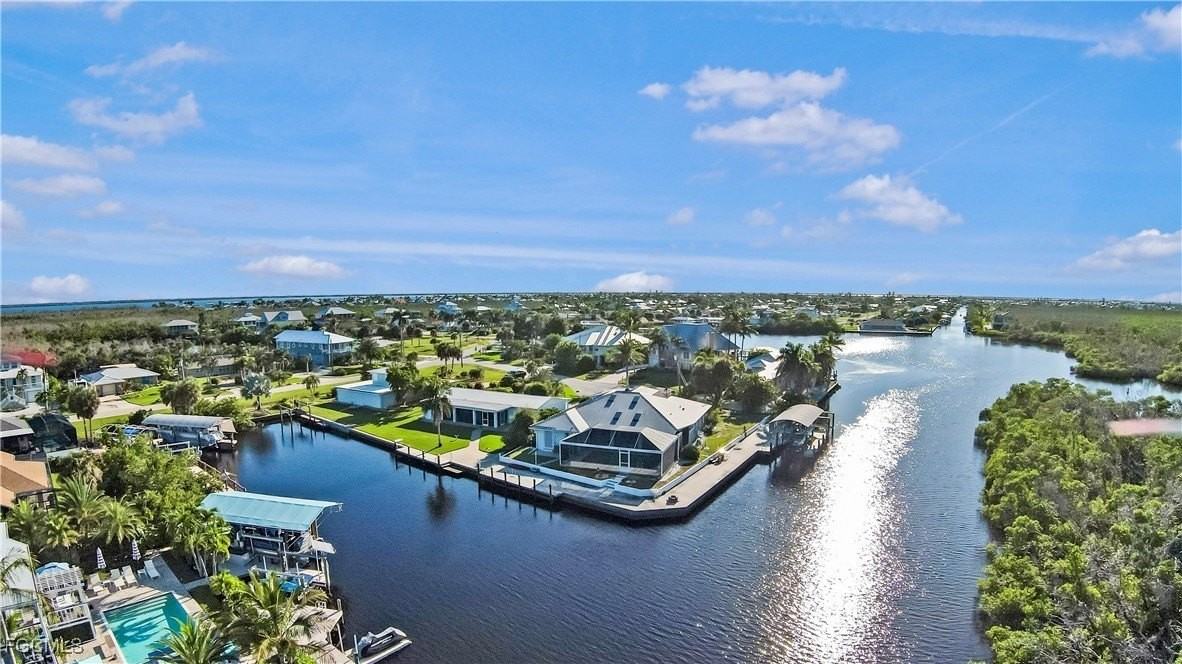 2790 Teal Ct - Photo 4 of 45