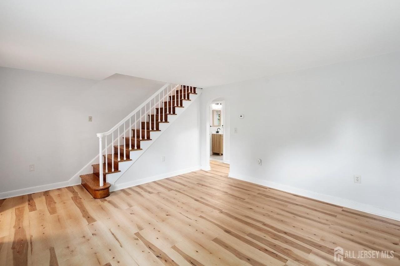 174 Alcoa Ave - Photo 3 of 20