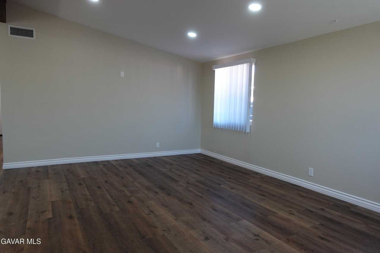 38467 36th St E - Photo 3 of 12