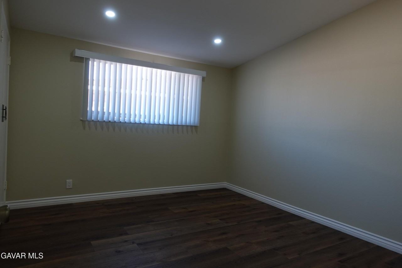 38467 36th St E - Photo 6 of 12