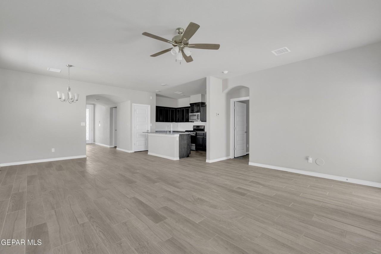 12260 Desert Wolf Ave - Photo 3 of 49