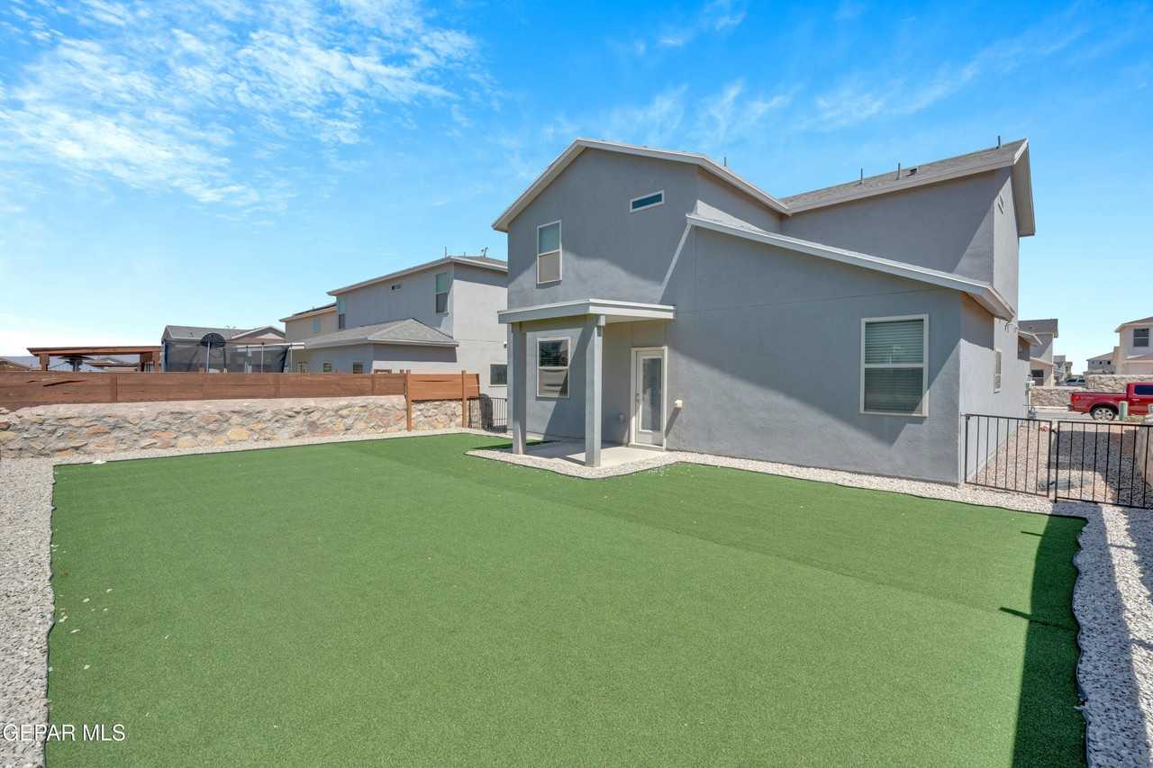 12260 Desert Wolf Ave - Photo 4 of 49