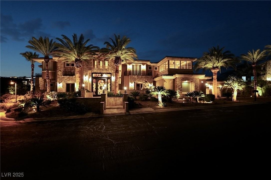 634 Saint Croix Street - Photo 4 of 50