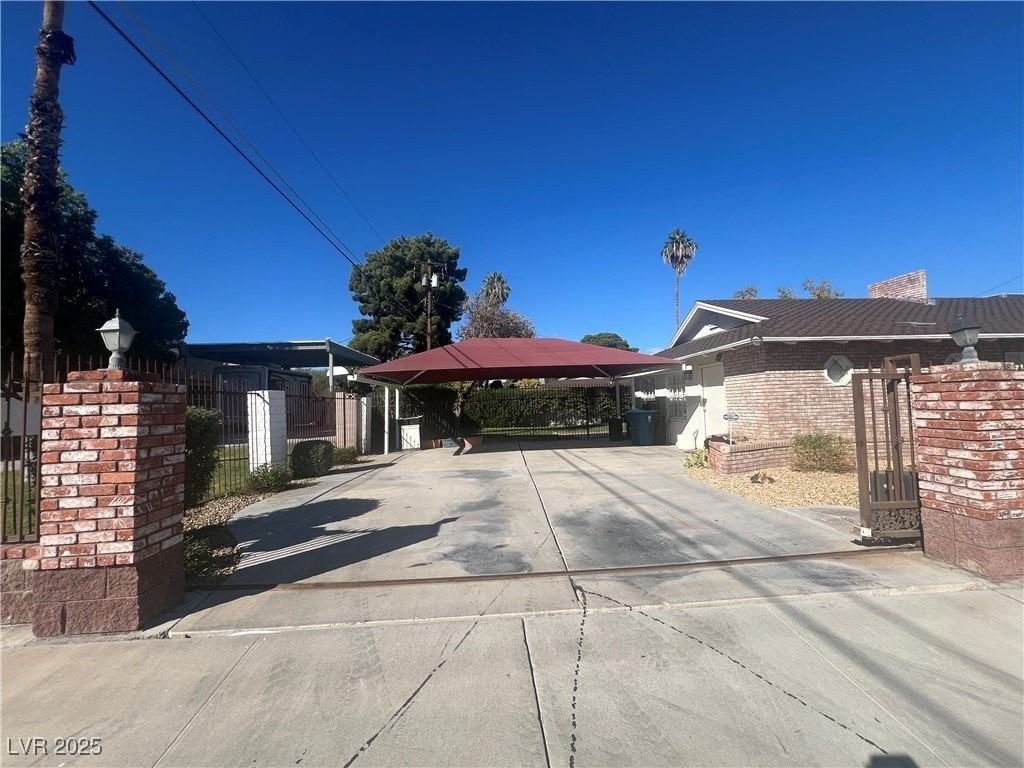 1650 Waldman Ave - Photo 5 of 32