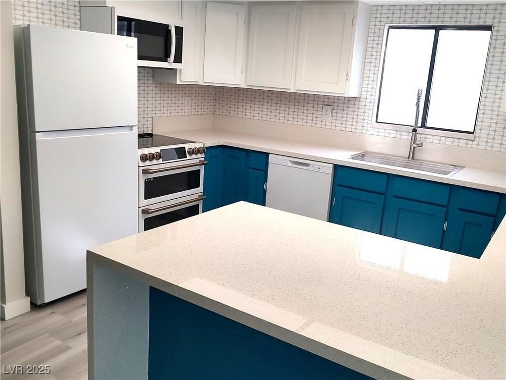 3221 Sombrero Circle - Photo 2 of 35