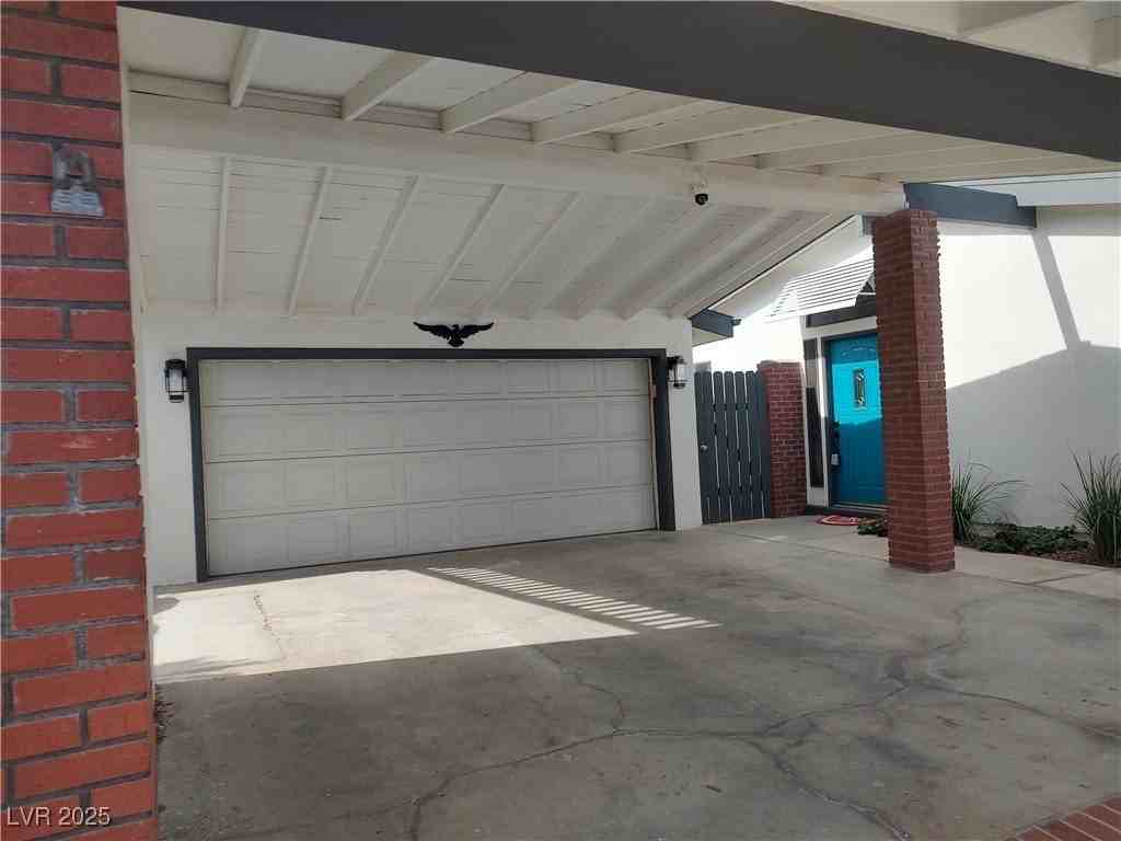 3221 Sombrero Circle - Photo 4 of 35