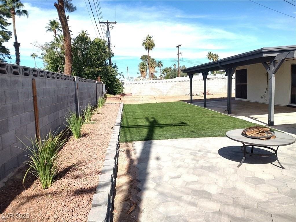 3221 Sombrero Circle - Photo 7 of 35