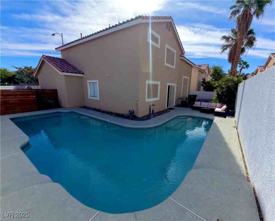 197 Bundy St - Photo 2 of 21