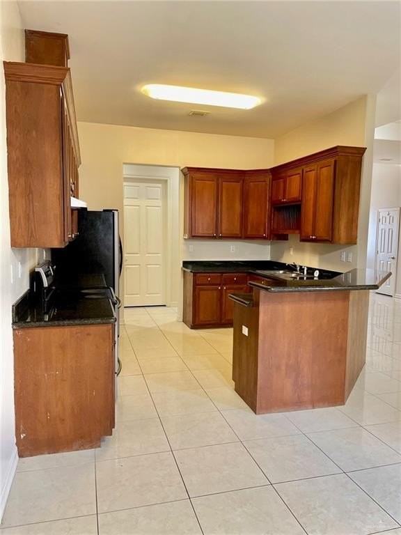 2421 E 5th St - Photo 4 of 16