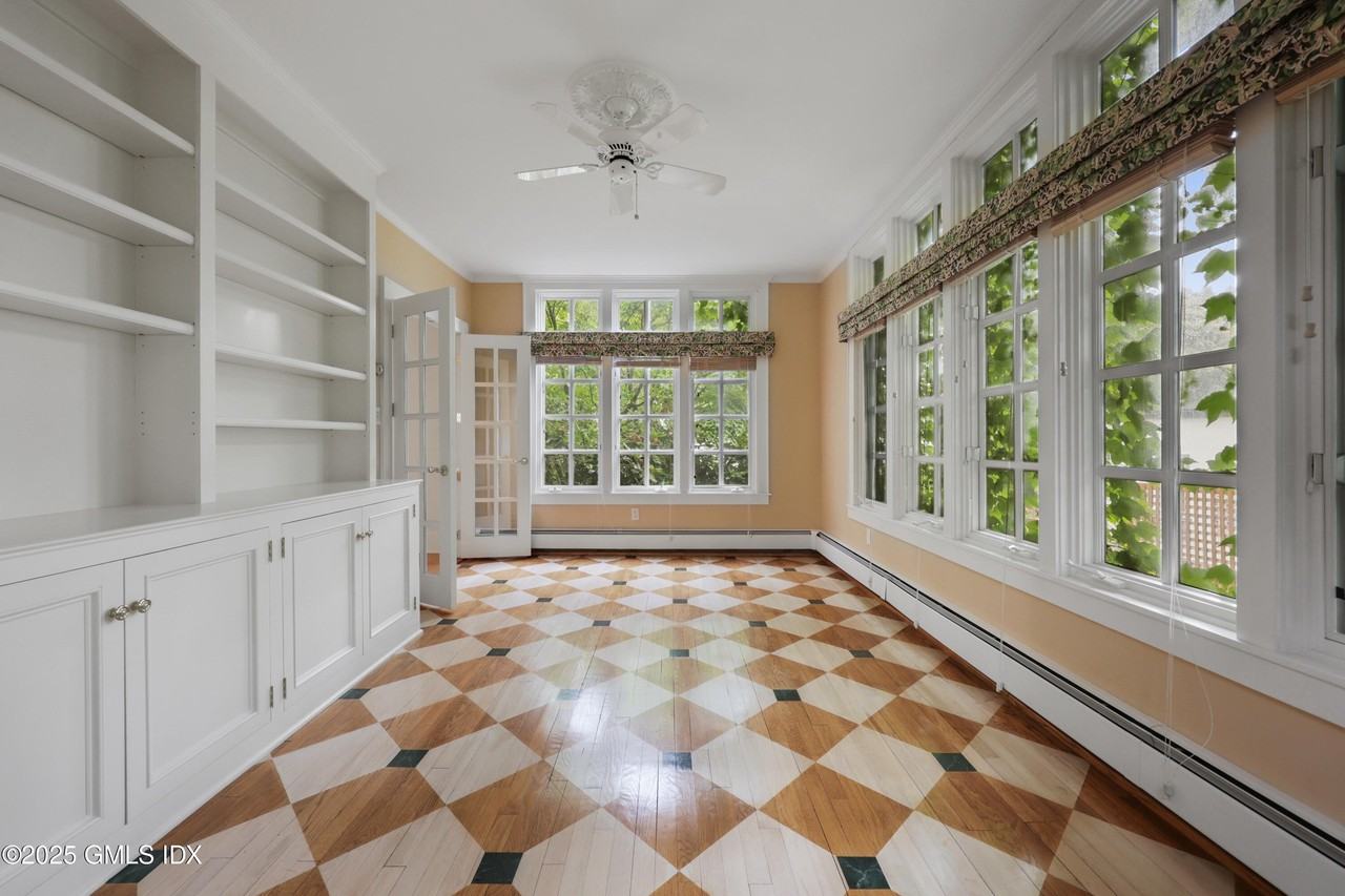 11 Stanwich Rd - Photo 5 of 28