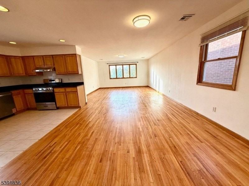 68 Somme St #2 - Photo 2 of 12