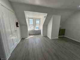 featured image of 22 2nd Ave