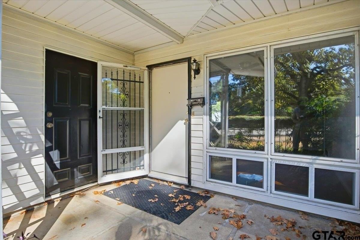 1835 Melba Dr - Photo 4 of 28