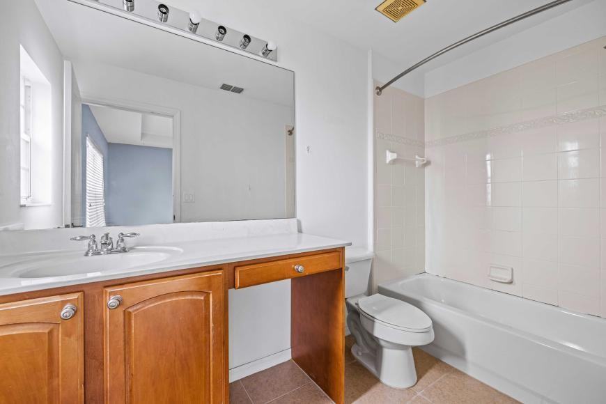 1944 Southeast High Springs Drive - Photo 2 of 10