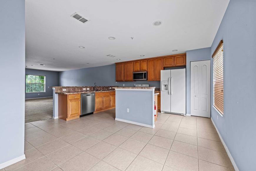 1944 Southeast High Springs Drive - Photo 4 of 10