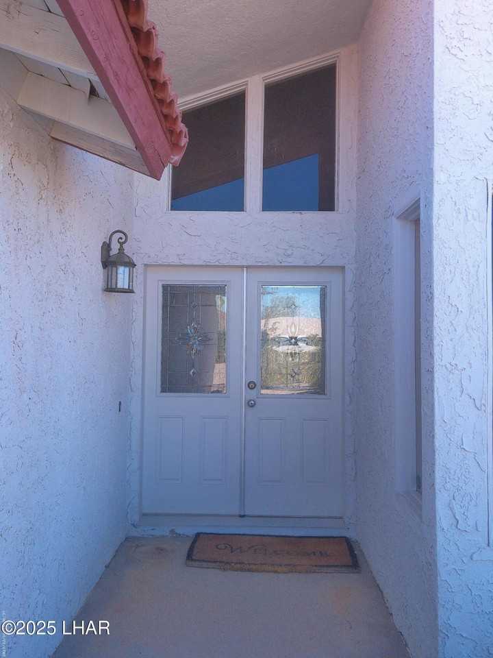 2932 Saratoga Ave - Photo 4 of 43