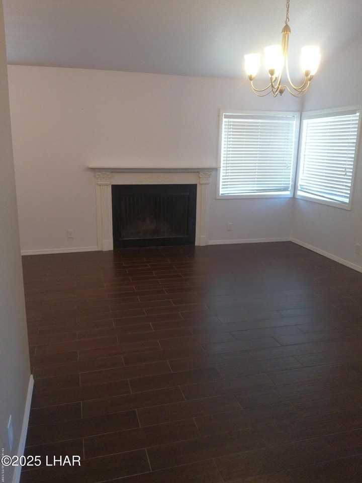 2932 Saratoga Ave - Photo 6 of 43