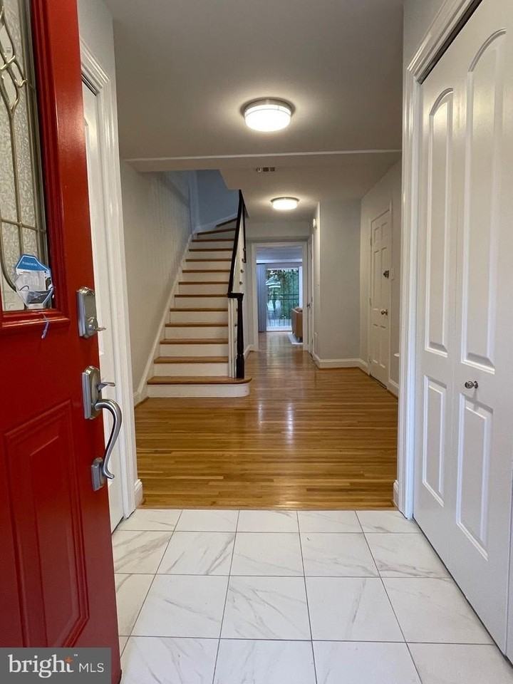 602 H St Sw - Photo 3 of 50