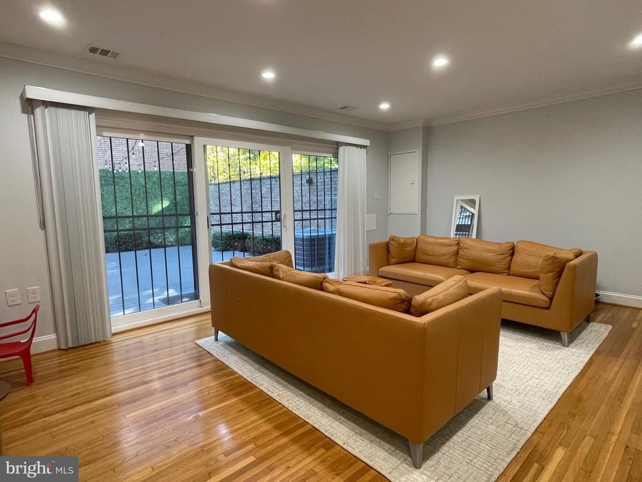 602 H St Sw - Photo 4 of 50