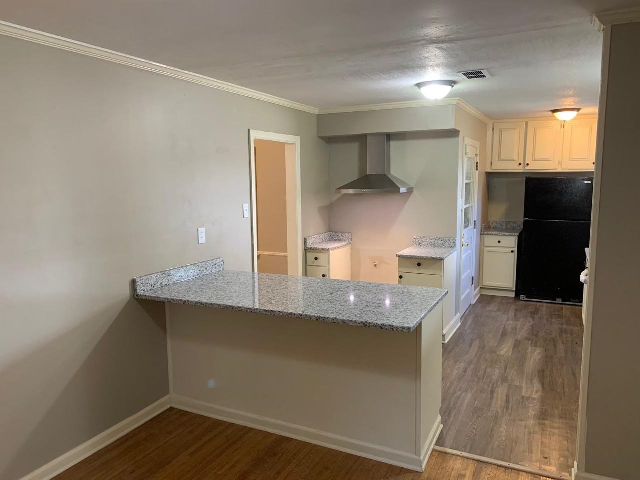 1640 S Perkins Rd - Photo 2 of 10