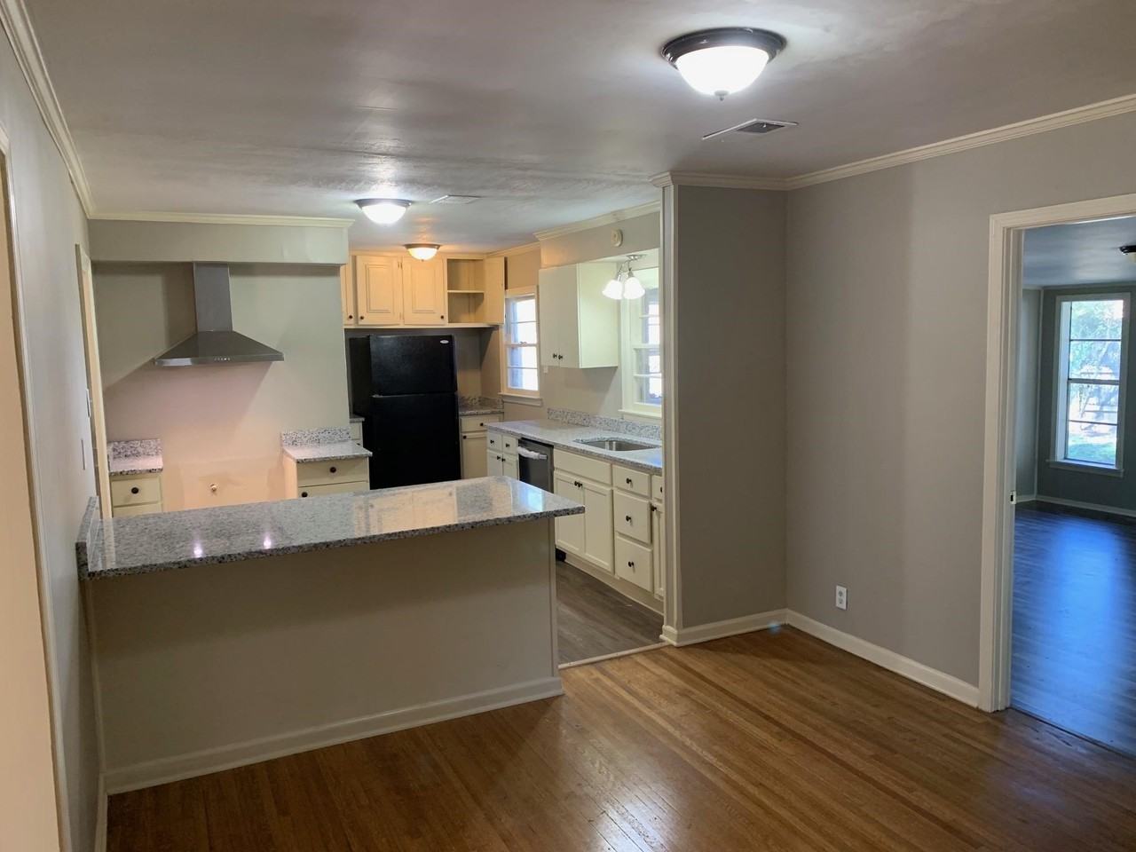 1640 S Perkins Rd - Photo 3 of 10