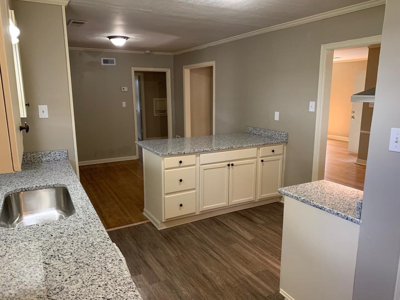 1640 S Perkins Rd - Photo 4 of 10