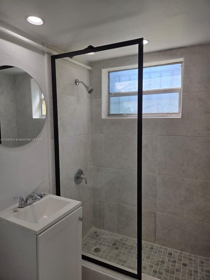 5600 Northwest 7th Court #14 - Photo 4 of 8