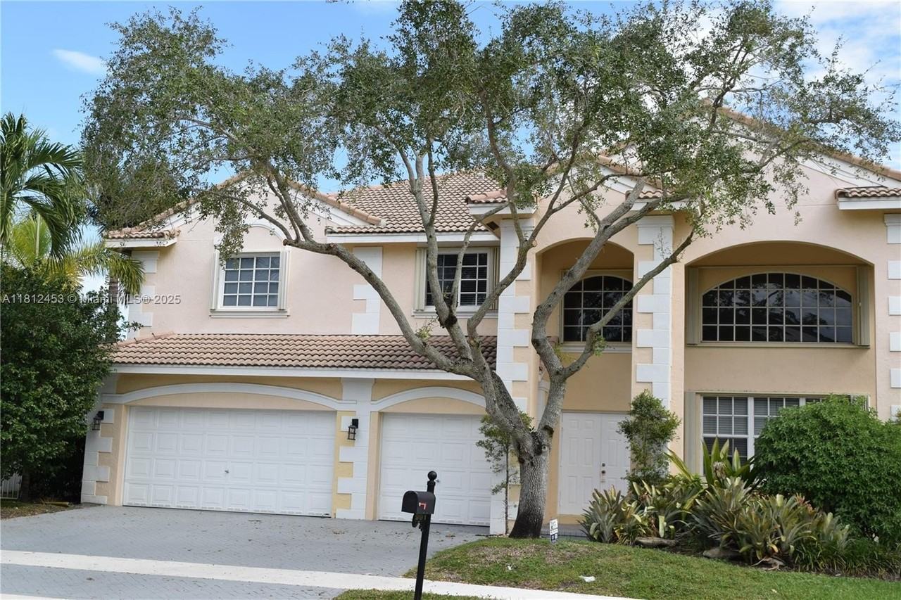 991 Crestview Cir - Photo 6 of 50