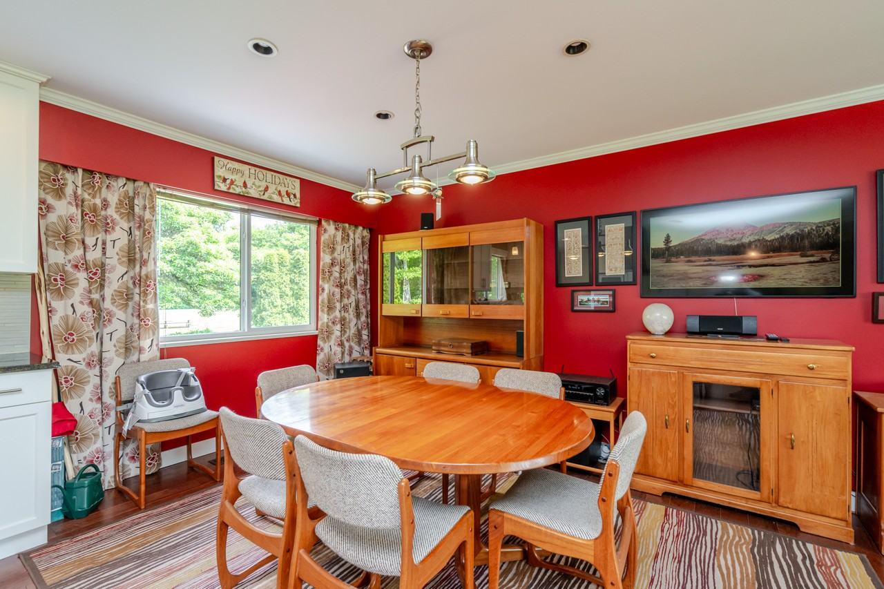 9756 Crown Cres - Photo 3 of 20