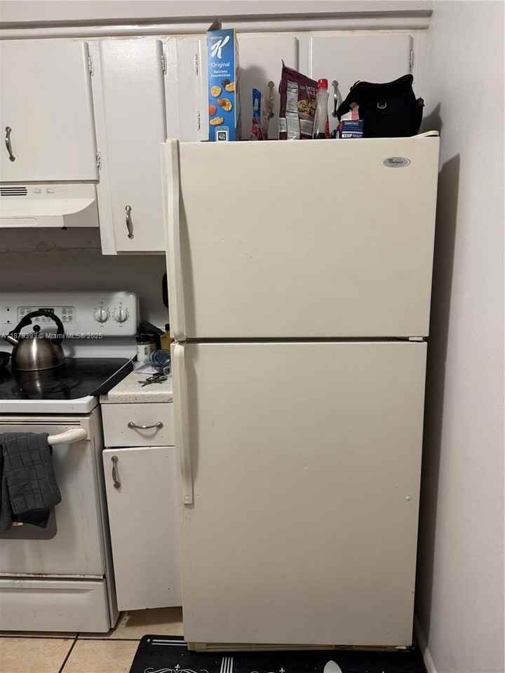 216 Ne 41st St #216 - Photo 4 of 10