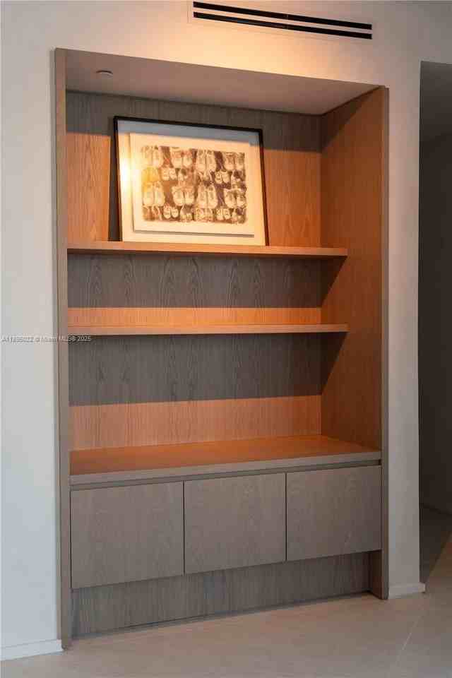 5959 Collins Ave #907 - Photo 7 of 33