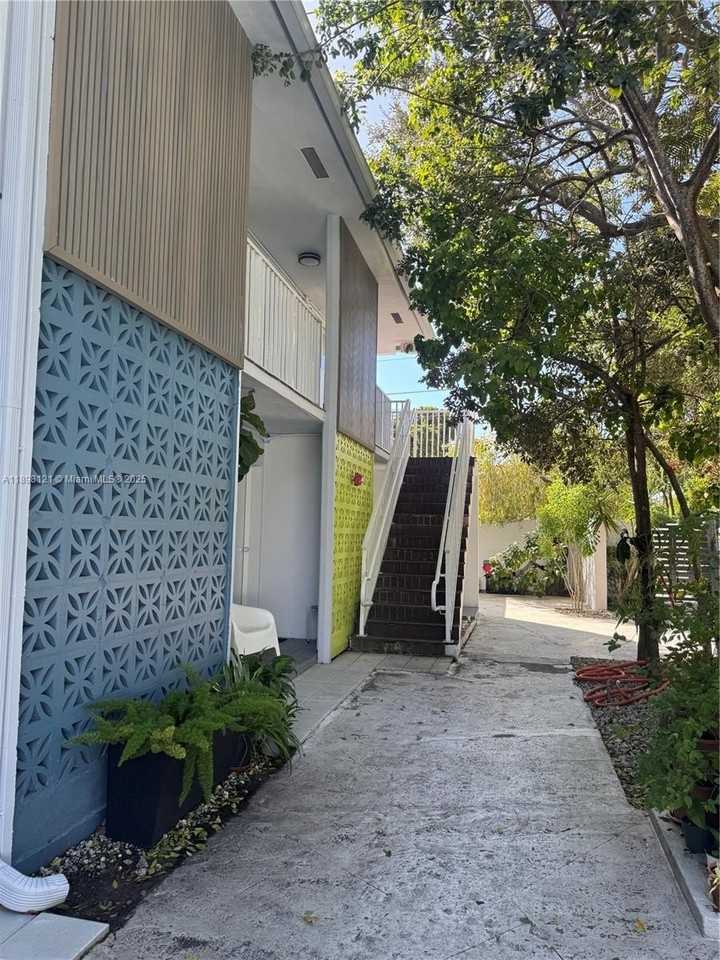 6805 Sw 88th St #12 - Photo 3 of 18