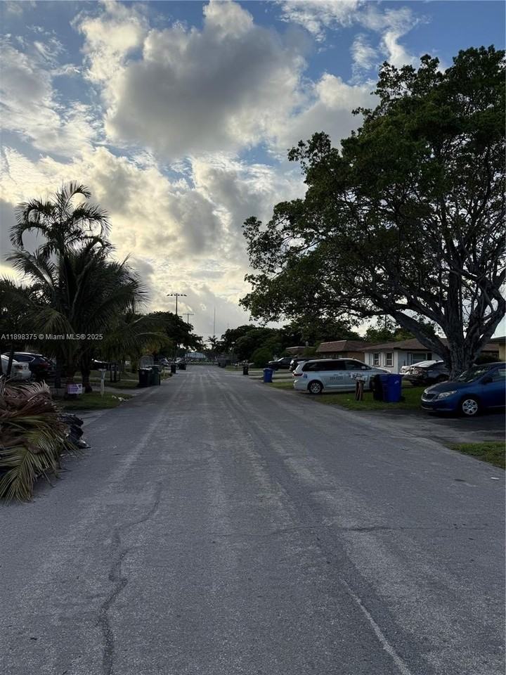 1450 Nw 20th Ct #1-2 - Photo 7 of 7